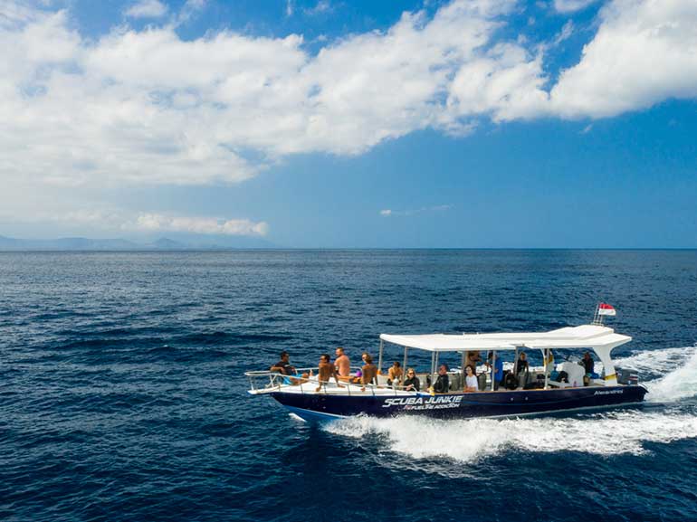 dive boat nusa penida