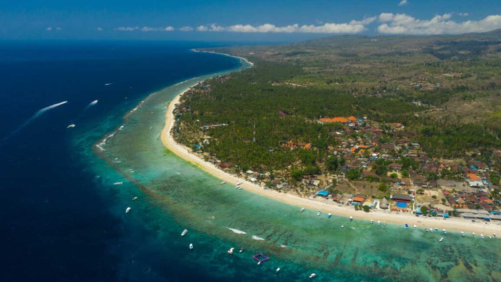 nusa penida diving season