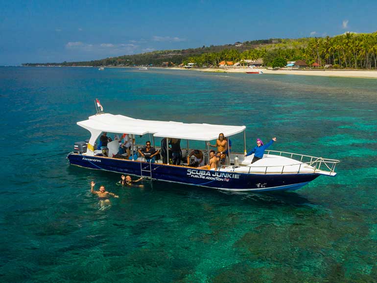 surface interval on the boat north coast penida