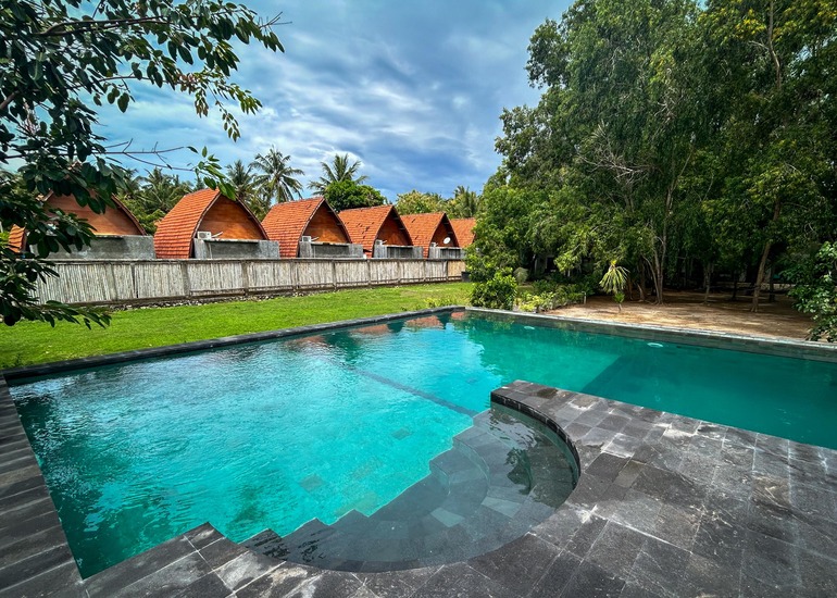 Scuba Junkie Penida dive resort swimming pool