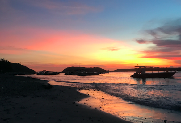 Budget friendly sunset on Nusa Penida at banjar nyuh harbour